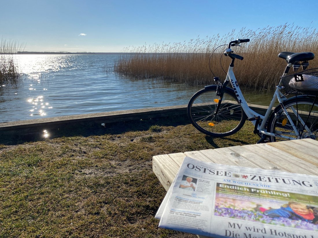 Fahrrad am Boddenufer, ideal für Radtouren